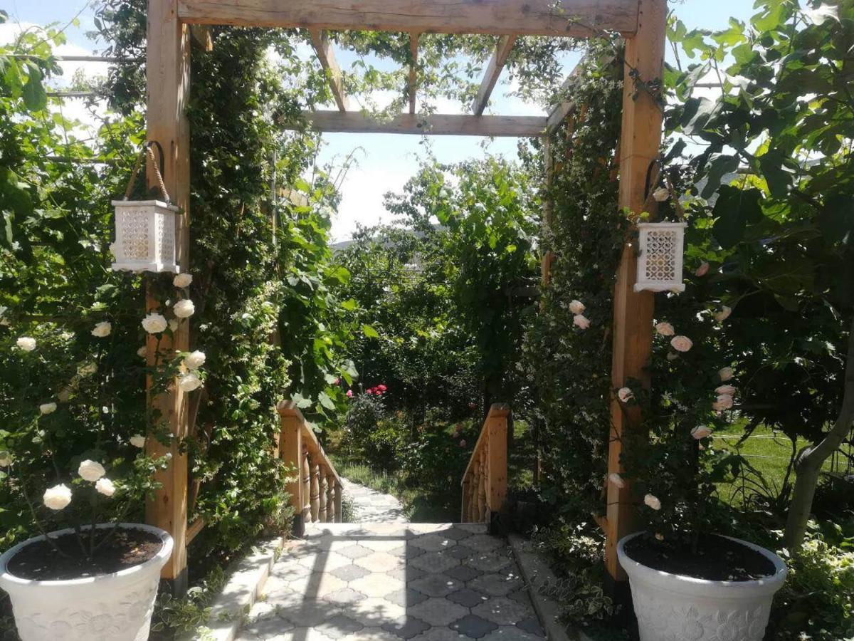 My Garden Hotel Tbilisi ภายนอก รูปภาพ
